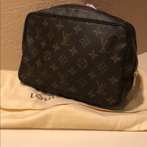 Louis Vuitton Vintage Trousse 23 Toiletry Bag